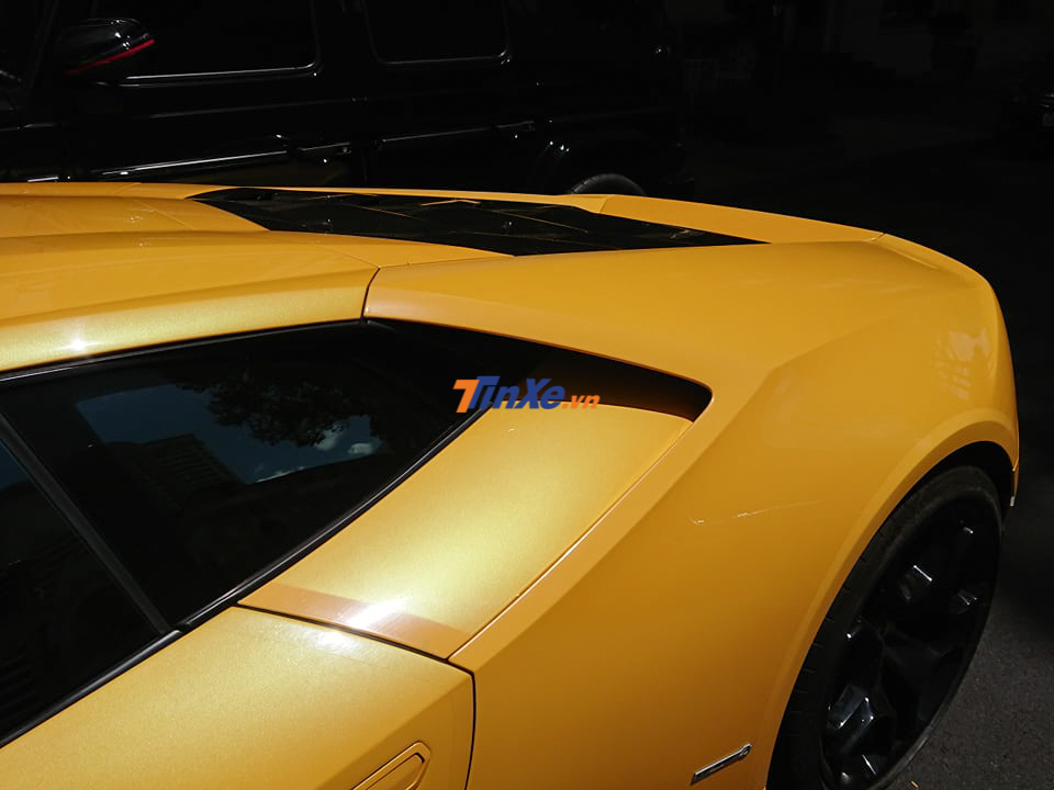 Xe sở hữu nước sơn màu vàng Giallo Midas