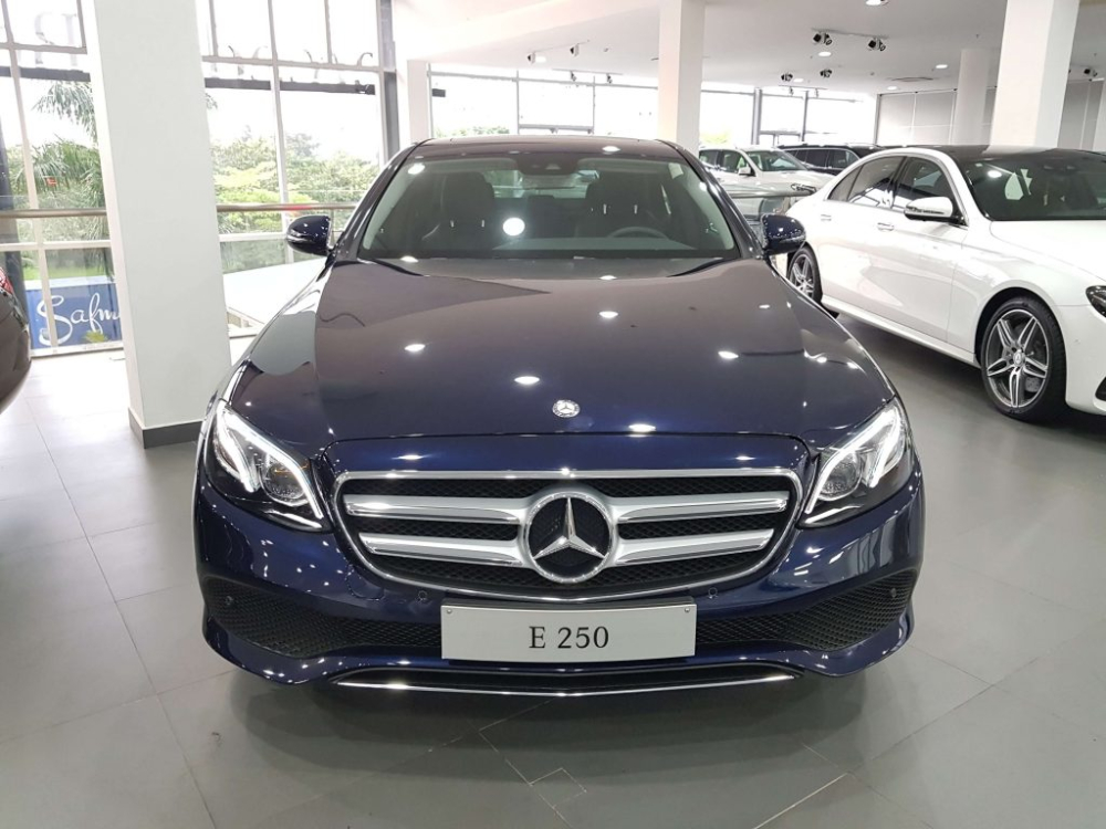 Giá xe Mercedes E250 2019 được niêm yết ở mức 2,479 tỷ đồng Mercedes-Benz E250 2019
