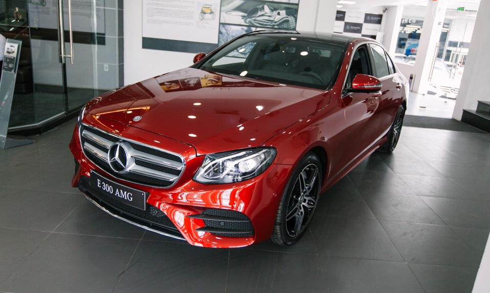 Giá xe Mercedes E300 được niêm yết ở mức 2,769 tỷ đồng Mercedes-Benz E300 AMG 2019
