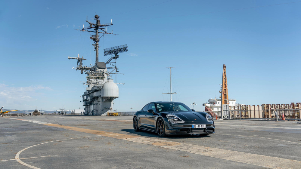 Taycan là mẫu xe điện thuần chủng đầu tiên của Porsche