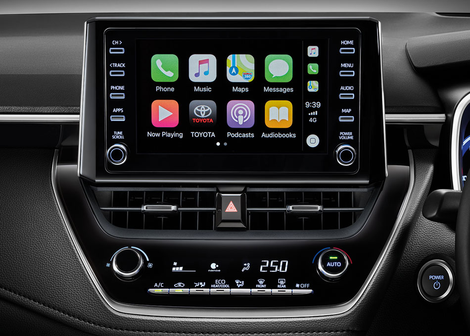 M&agrave;n h&igrave;nh cảm ứng 8 inch, hỗ trợ Apple CarPlay v&agrave; Android Auto, của hệ thống th&ocirc;ng tin giải tr&iacute;