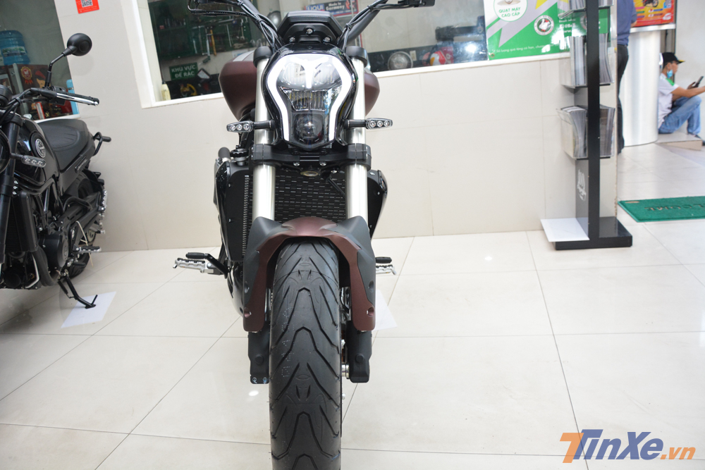 Xe Cruiser Benelli 502C đ&atilde; về đại l&yacute;