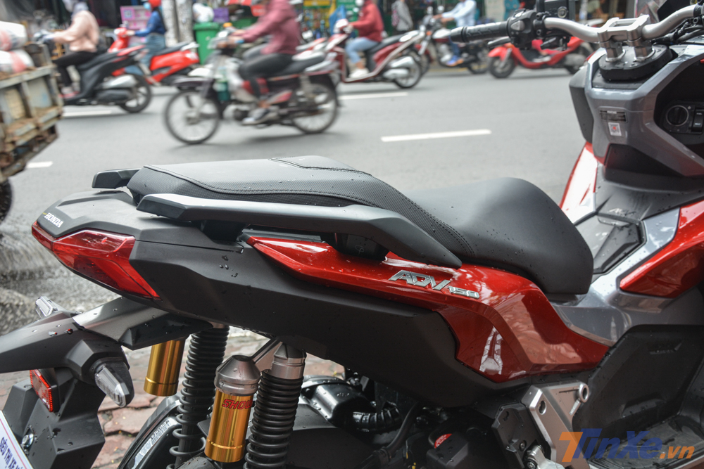 Chiều cao yên của Honda ADV 150 là 795 mm Chiều cao yên của Honda ADV 150 là 795 mm