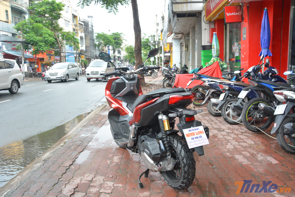 Ngoại hình của Honda ADV 150 có nhiều nét tương đồng với đàn anh Honda X-ADV 750 cc Ngoại hình của Honda ADV 150 có nhiều nét tương đồng với đàn anh Honda X-ADV 750 cc