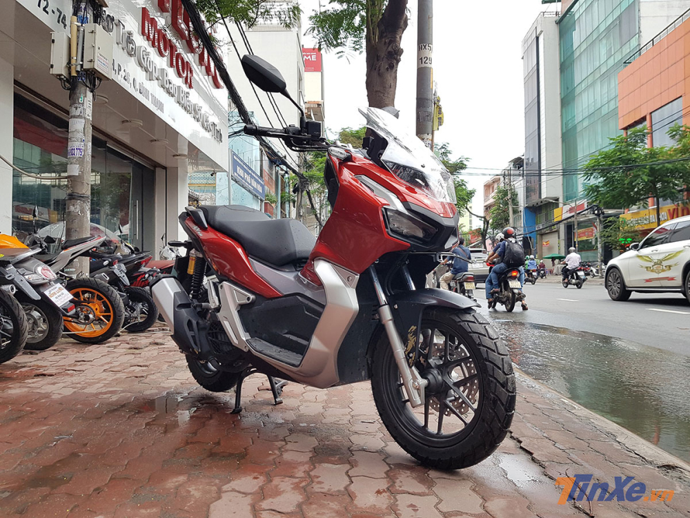 Gi&aacute; xe Honda ADV 150 tại Việt Nam hiện ở mức 85 triệu đồng cho bản CBS v&agrave; 90 triệu đồng cho bản ABS