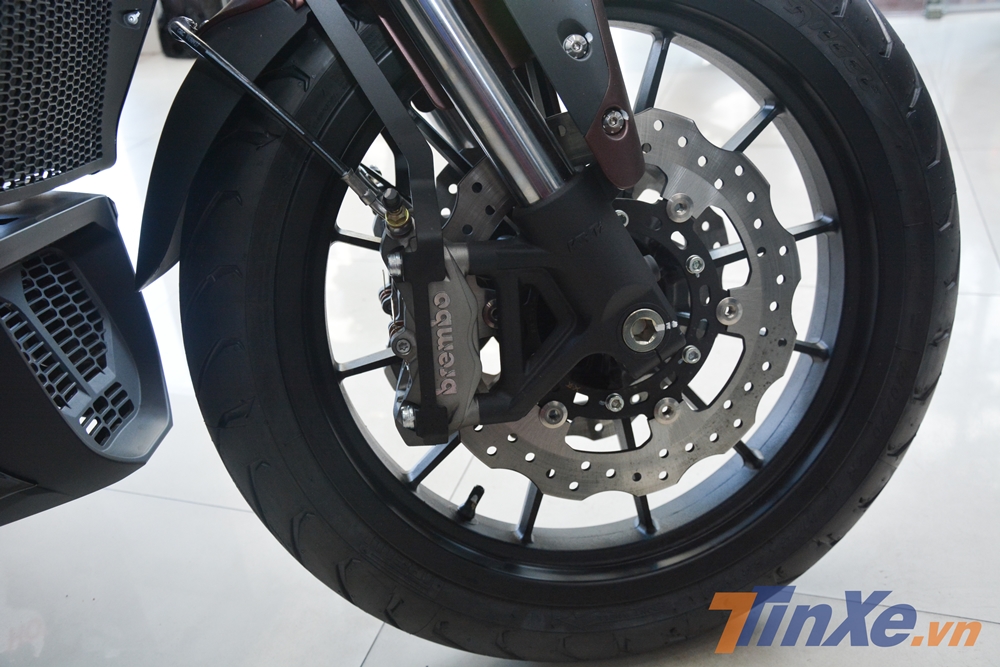 Xe sử dụng phanh đĩa đ&ocirc;i b&aacute;nh trước