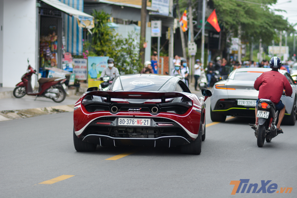 Si&ecirc;u xe McLaren 720S m&agrave;u đỏ Memphis của trưởng đo&agrave;n Car Passion mới thay &aacute;o mới