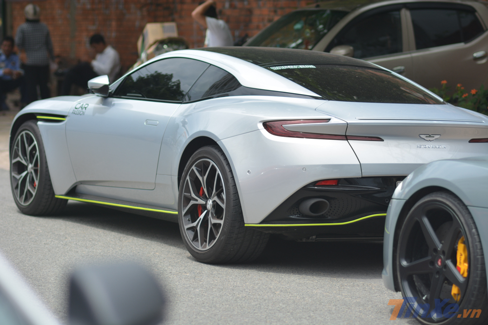 Si&ecirc;u xe Aston Martin DB11 V8 m&agrave;u bạc của doanh nh&acirc;n Vũng T&agrave;u