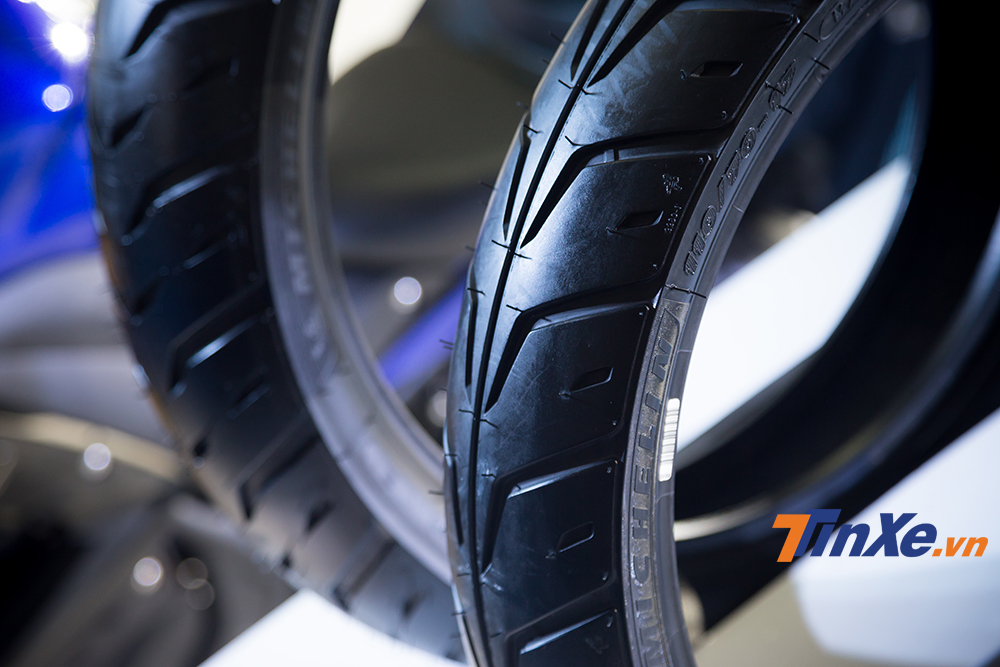 Gai lốp mới trên lốp Michelin Pilot Street 2 được lấy cảm hứng từ những mẫu xe MotoGP. Gai lốp mới trên lốp Michelin Pilot Street 2 được lấy cảm hứng từ những mẫu xe MotoGP.