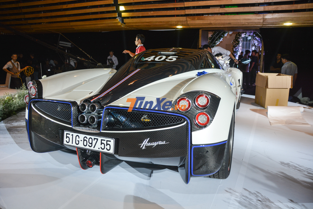 Pagani Huayra của Minh Nhựa được trưng b&agrave;y trong suốt tiệc cưới con g&aacute;i