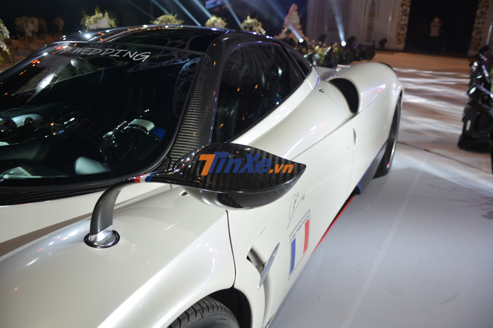 Pagani Huayra của Minh Nhựa c&oacute; nhiều chi tiết bằng carbon