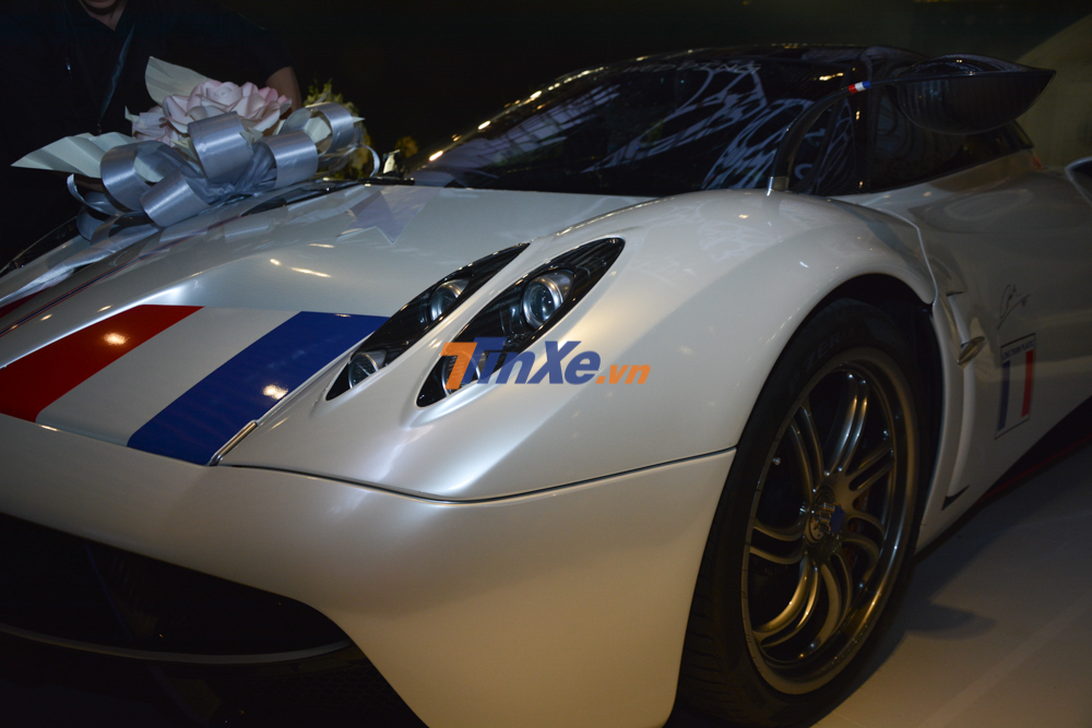 Để mang Pagani Huayra về Việt Nam, Minh Nhựa ước t&iacute;nh bỏ ra kh&ocirc;ng dưới 80 tỷ đồng
