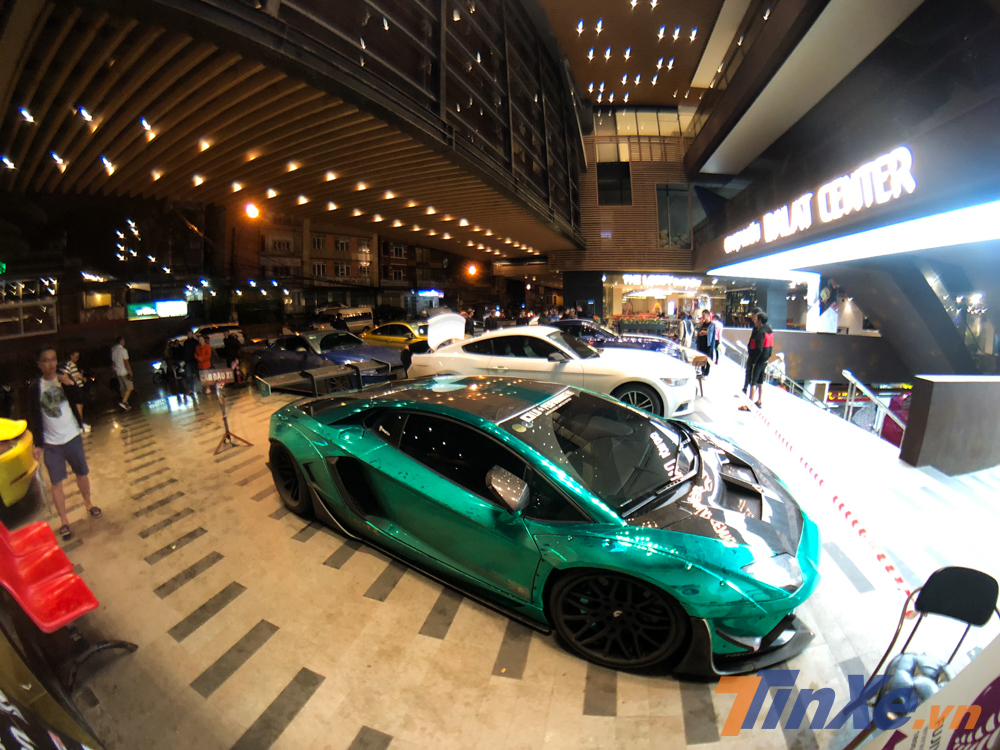  Si&ecirc;u xe Lamborghini Aventador LP700-4 độ Liberty Walk của doanh nh&acirc;n Vũng T&agrave;u