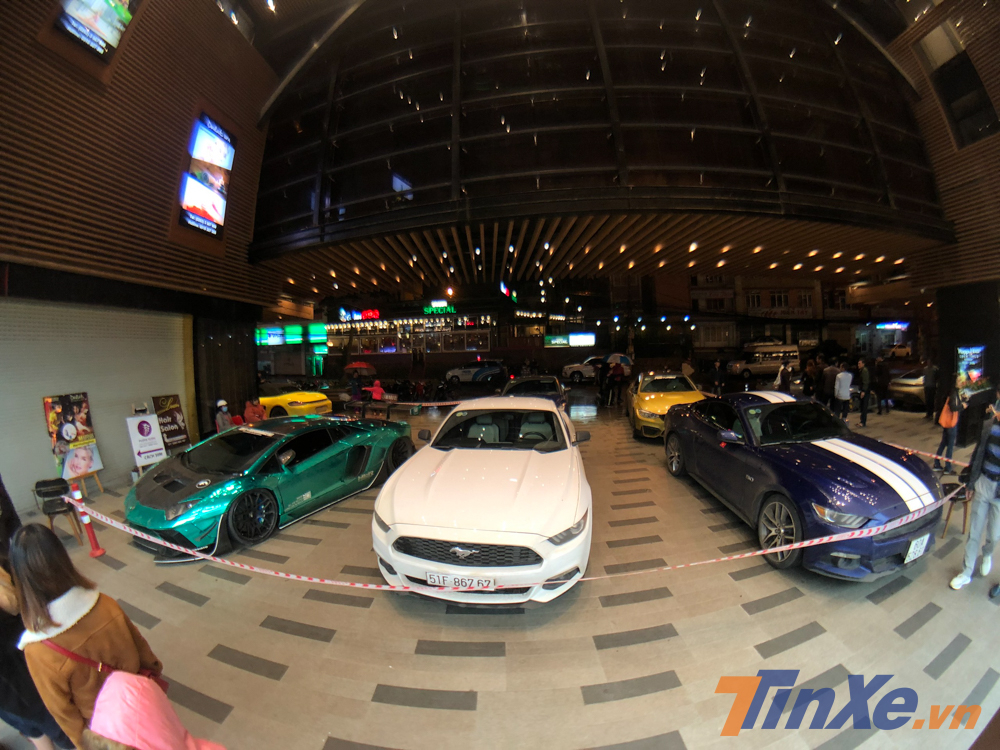 Đo&agrave;n si&ecirc;u xe Car Passion cư tr&uacute; tại Đ&agrave; Lạt trong đ&ecirc;m 7 th&aacute;ng 9