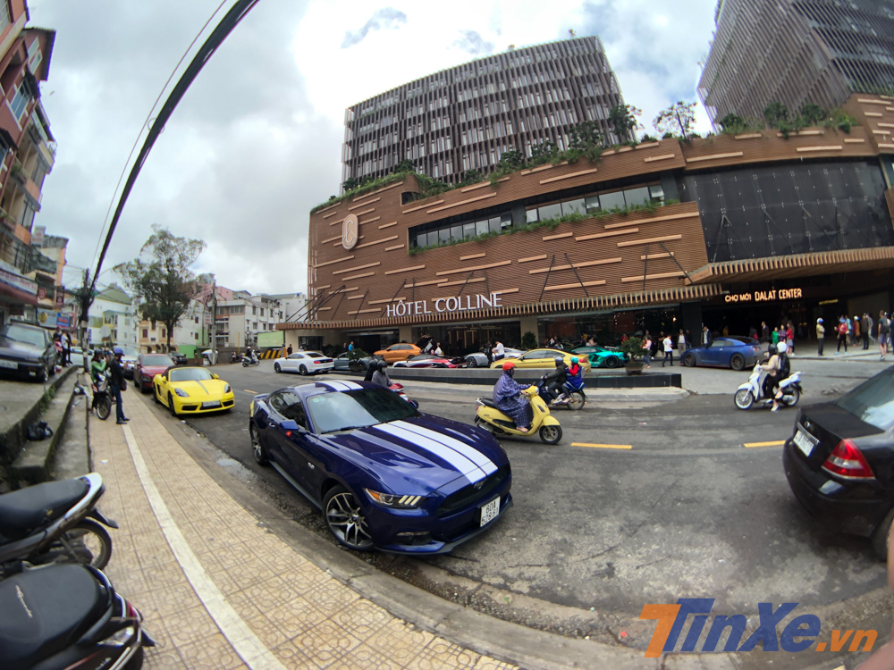 Ford Mustang v&agrave; Porsche Boxster đỗ đối diện d&agrave;n si&ecirc;u xe đắt gi&aacute; của c&aacute;c th&agrave;nh vi&ecirc;n Car Passion