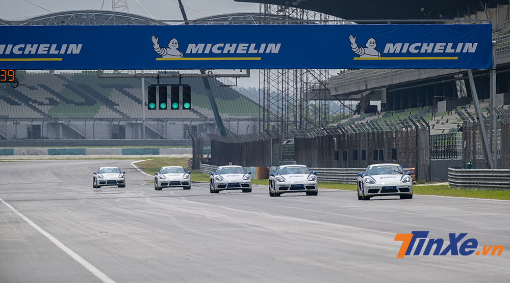 Đường đua Sepanng F1 Circuit vẫn là luôn là đích đến phù hợp với nhiều người đam mê tốc độ tại Việt Nam. Đường đua Sepanng F1 Circuit vẫn là luôn là đích đến phù hợp với nhiều người đam mê tốc độ tại Việt Nam.