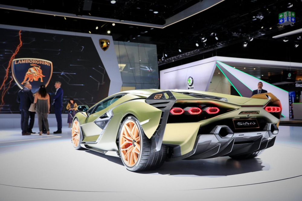 Lamborghini Sián có cánh gió đuôi tích hợp Lamborghini Sián có cánh gió đuôi tích hợp