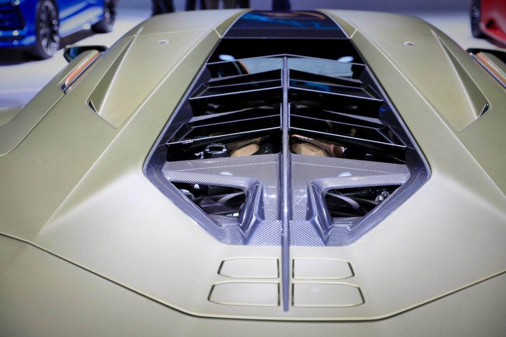 Lamborghini Sián dùng siêu tụ điện thay cho pin lithium-ion Lamborghini Sián dùng siêu tụ điện thay cho pin lithium-ion
