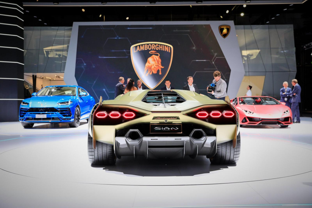 Lamborghini Sián có công suất tổng cộng 808 mã lực Lamborghini Sián có công suất tổng cộng 808 mã lực