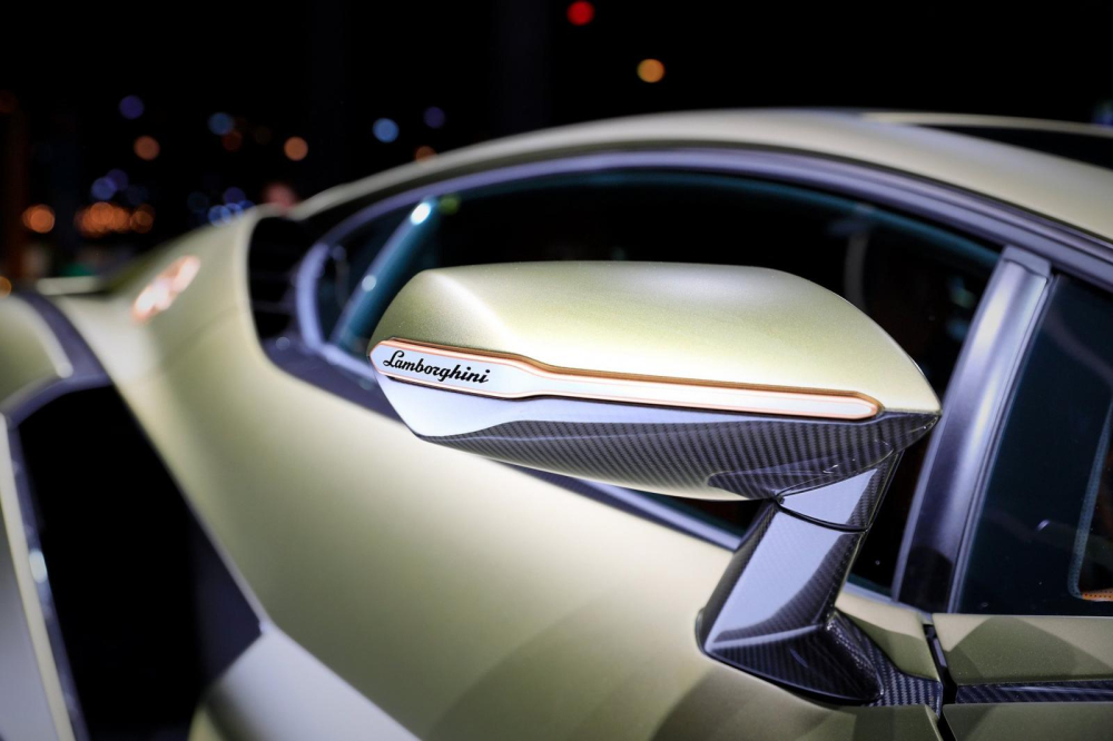 Gương chiếu hậu của Lamborghini Sián Gương chiếu hậu của Lamborghini Sián
