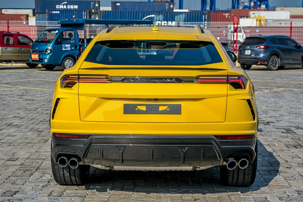 Đ&acirc;y l&agrave; chiếc Lamborghini Urus thứ 2 tại Việt Nam mang m&agrave;u sơn Giallo Auge