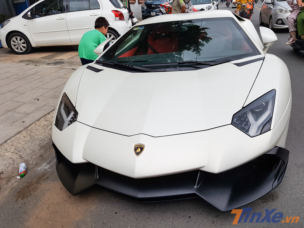 Si&ecirc;u xe Lamborghini Aventador LP700-4 độ body kit bản giới hạn n&agrave;y được chủ nh&acirc;n cho vận chuyển từ Thủ Đ&ocirc;
