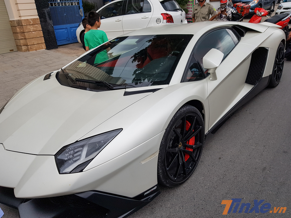 mẫu xe Lamborghini Aventador độ body kit LP720-4 50&ordm; Anniversario rất đ&igrave;nh đ&aacute;m v&agrave; nổi tiếng tại Việt Nam