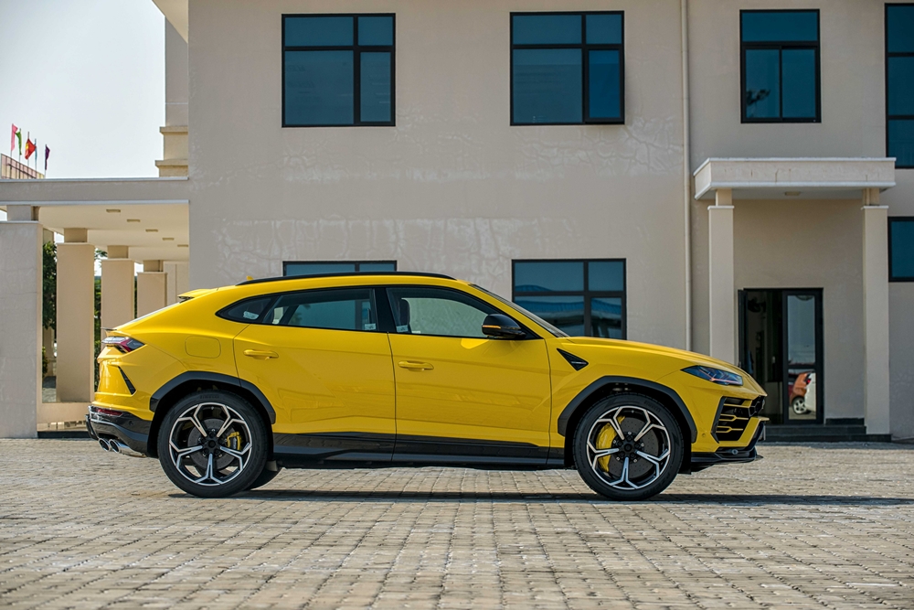 Chiếc Lamborghini Urus n&agrave;y sở hữu bộ m&acirc;m 5 chấu k&eacute;p mang t&ecirc;n gọi Nath. K&iacute;ch thước m&acirc;m 22 inch với m&agrave;u sơn của la-zăng l&agrave; Diamond Finished. 