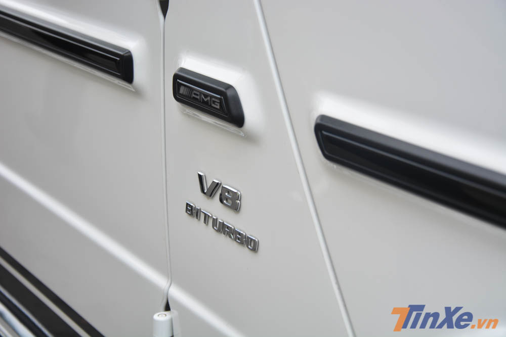 Chiếc Mercedes-AMG G63 Edition 1 m&agrave;u trắng của Minh Nhựa vẫn sử dụng động cơ xăng V8, tăng &aacute;p k&eacute;p, dung t&iacute;ch 4.0 l&iacute;t