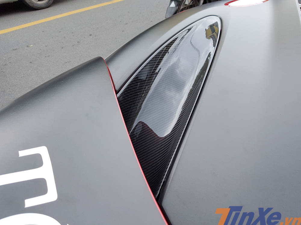 Tại Việt Nam chỉ có 2 chiếc siêu xe McLaren 720S thuộc phiên bản cao cấp nhất với nhiều chi tiết được ốp carbon nhằm giúp trọng lượng xe giảm cân đáng kể Tại Việt Nam chỉ có 2 chiếc siêu xe McLaren 720S thuộc phiên bản cao cấp nhất với nhiều chi tiết được ốp carbon nhằm giúp trọng lượng xe giảm cân đáng kể