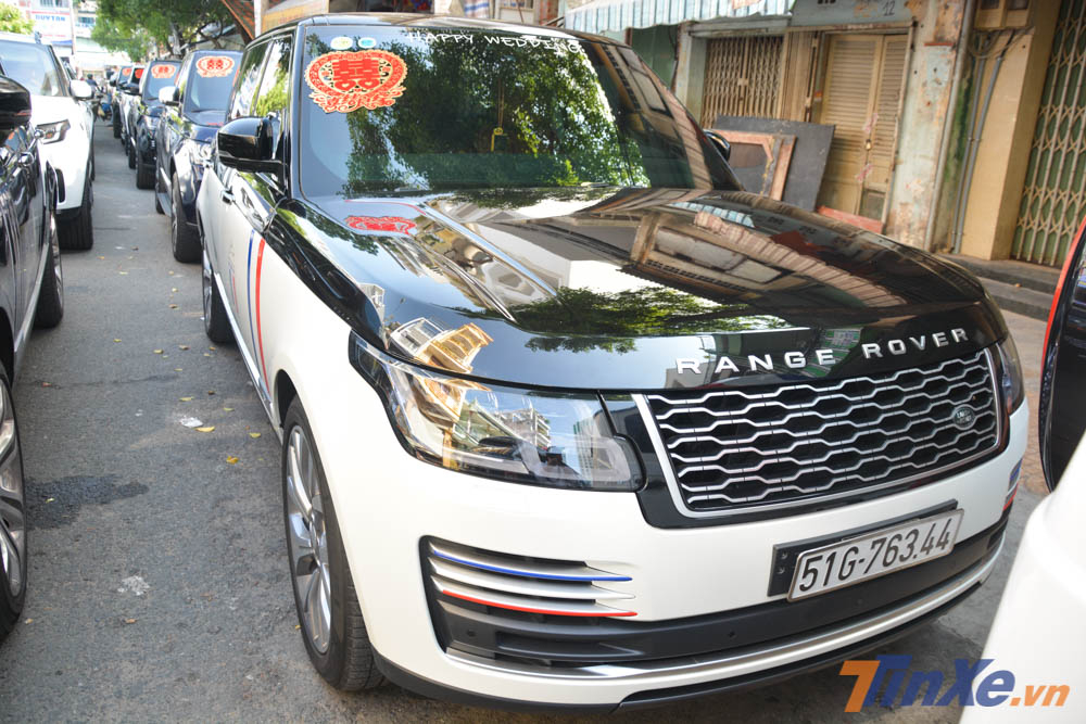 chiếc SUV hạng sang Range Rover Autobiography LWB đời 2018 đã được chủ nhân của Pagani Huayra cho đi thay áo mới theo hai tông màu của phiên bản đắt đỏ Range Rover SVAutobiography LWB 2019