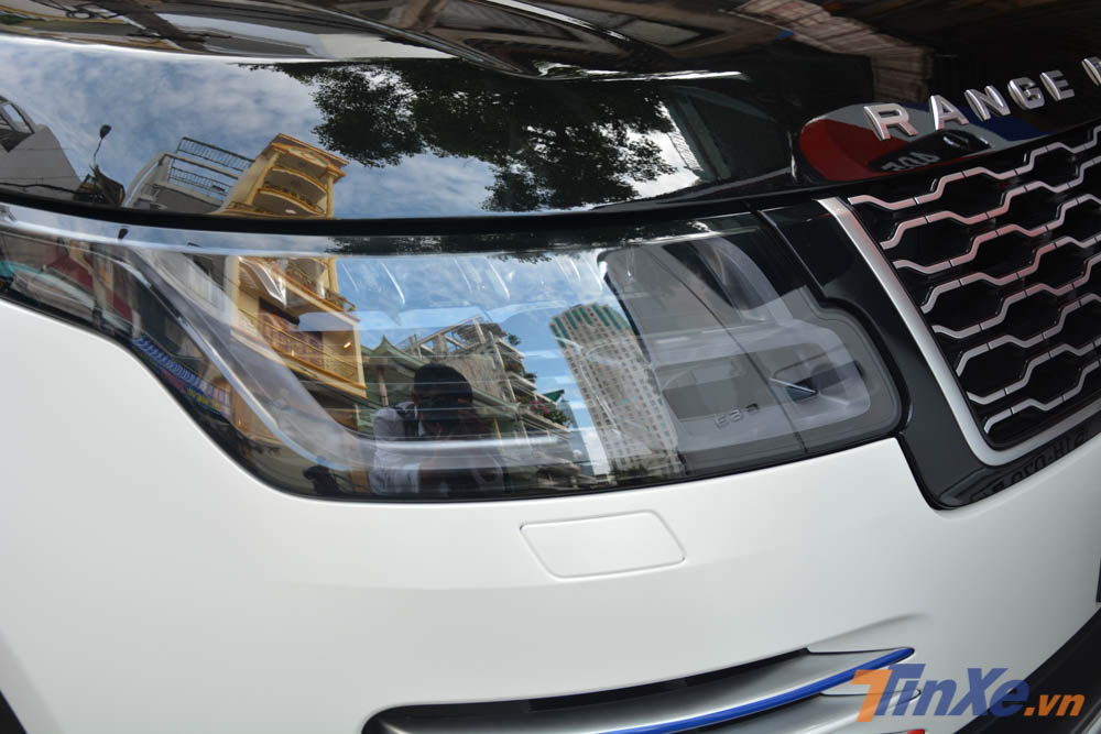 Chiếc SUV hạng sang của Minh Nhựa thuộc diện phân phối chính hãng nên sử dụng động cơ V6, dung tích 3.0 lít, Supercharged