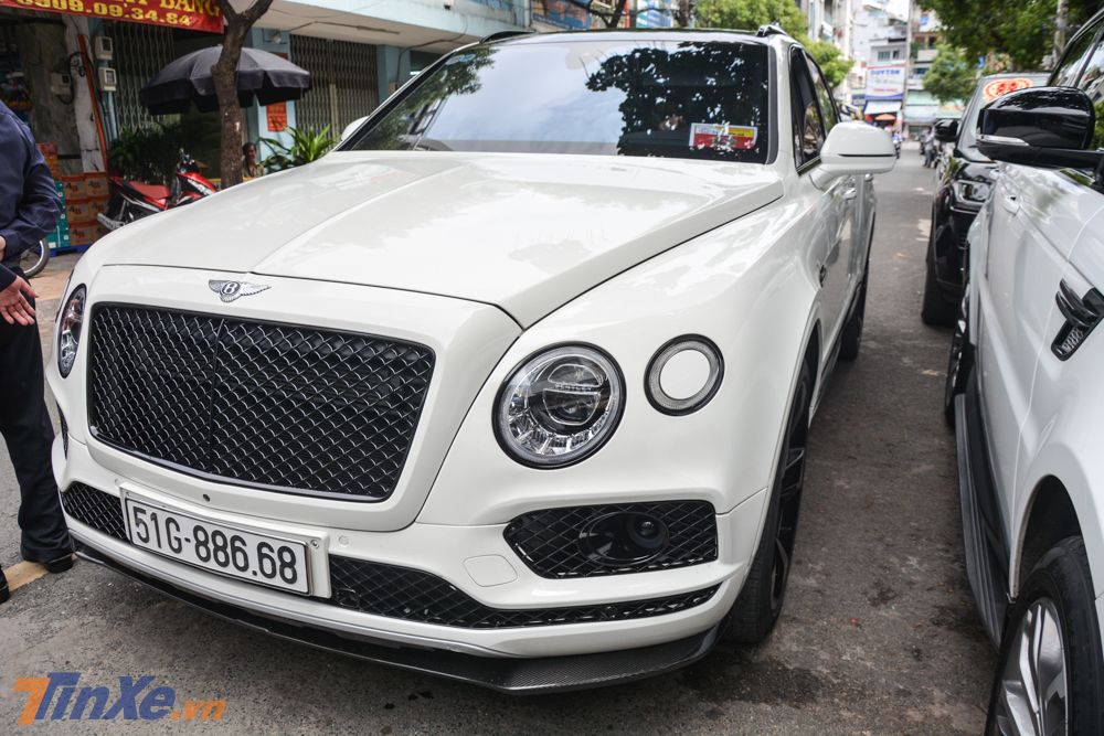 Không những thế, chiếc SUV siêu sang Bentley Bentayga này còn thuộc phiên bản giới hạn chỉ có đúng 608 chiếc được sản xuất trên toàn thế giới