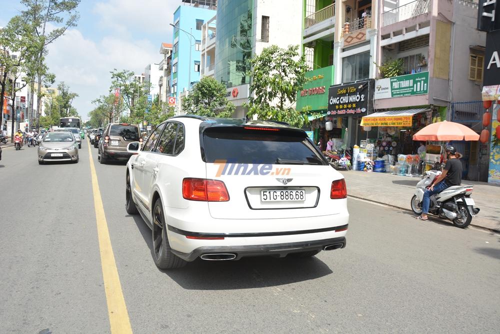 Khá đáng tiếc là hệ dẫn động của Bentley Bentayga phiên bản giới hạn First Edition không có gì thay đổi so với bản tiêu chuẩn