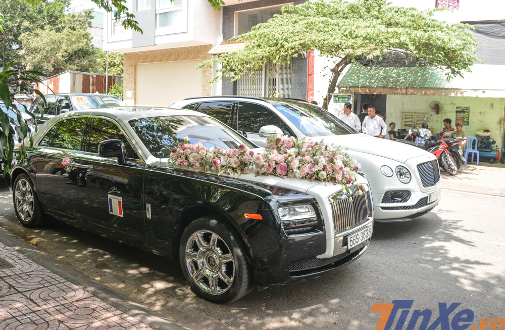 Chiếc xe siêu sang Rolls-Royce Ghost Series I làm xe hoa của con gái Minh Nhựa Chiếc xe siêu sang Rolls-Royce Ghost Series I làm xe hoa của con gái Minh Nhựa