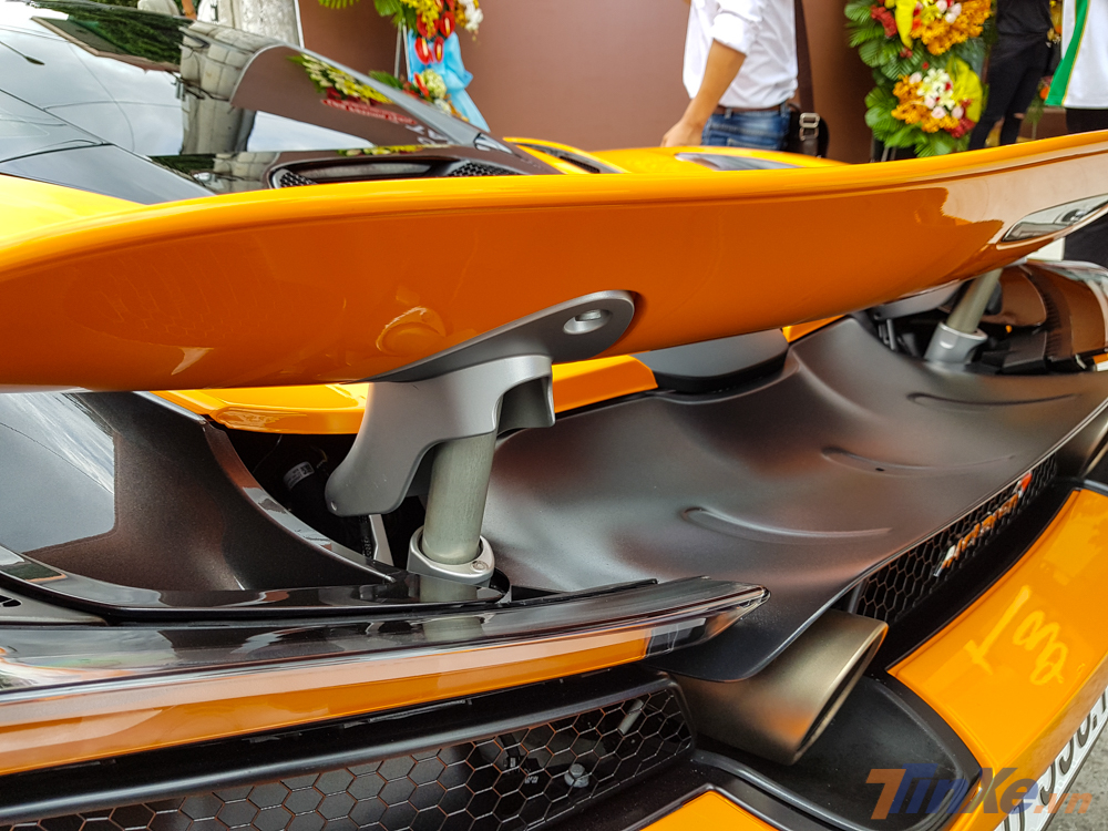 Tốc độ tối đa của siêu xe McLaren 720S là 341 km/h