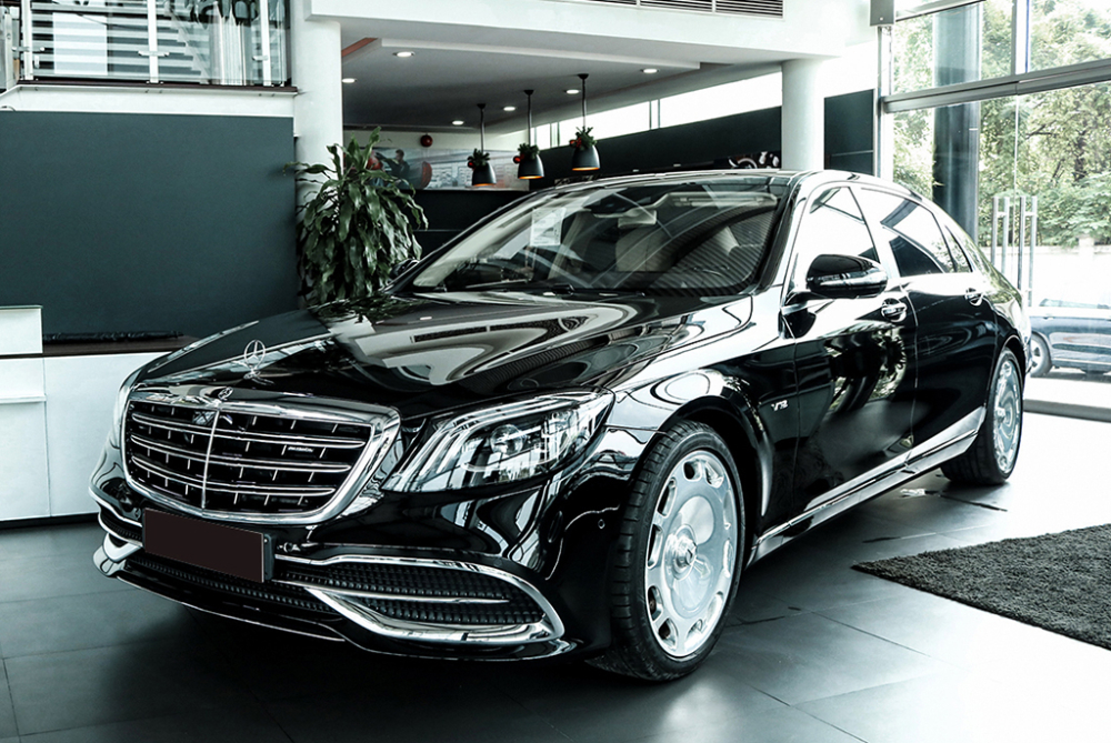 Mercedes-Maybach S650 không đơn thuần chỉ là phương tiện di chuyển mà còn là biểu tượng cho địa vị và sự giàu có của chủ nhân. Mercedes-Maybach S650 không đơn thuần chỉ là phương tiện di chuyển mà còn là biểu tượng cho địa vị và sự giàu có của chủ nhân.