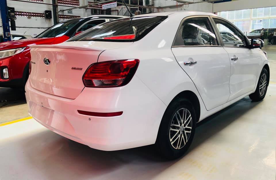 Xe có chiều dài, chiều rộng và chiều cao lần lượt là 4.300 mm, 1.710 mm và 1.460 mm, khoảng sáng gầm nằm ở mức 150 mm Xe có chiều dài, chiều rộng và chiều cao lần lượt là 4.300 mm, 1.710 mm và 1.460 mm, khoảng sáng gầm nằm ở mức 150 mm