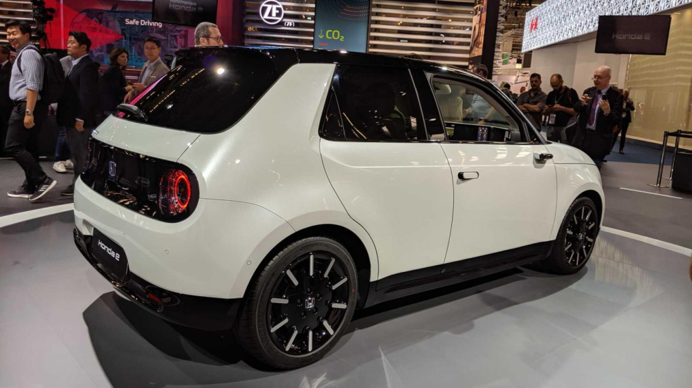 Honda e sở hữu cụm pin lithium-ion 35,5 kWh Honda e sở hữu cụm pin lithium-ion 35,5 kWh