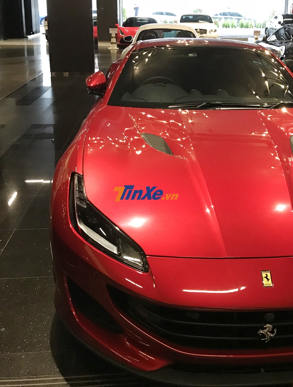 Nhờ tất cả những thay đổi trên, siêu xe mui trần Ferrari Portofino có thể tăng tốc từ vị trí xuất phát lên 100 km/h chỉ trong thời gian 3,5 giây, thêm 6,5 giây nữa siêu xe này sẽ đạt tốc độ 200 km/h.