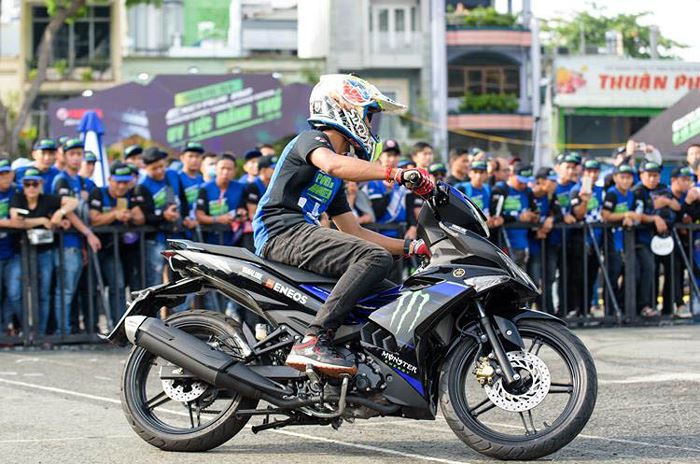 Chiều cai yên hợp lý mang đến tư thế lái thể thao nhưng cũng rất thoải mái