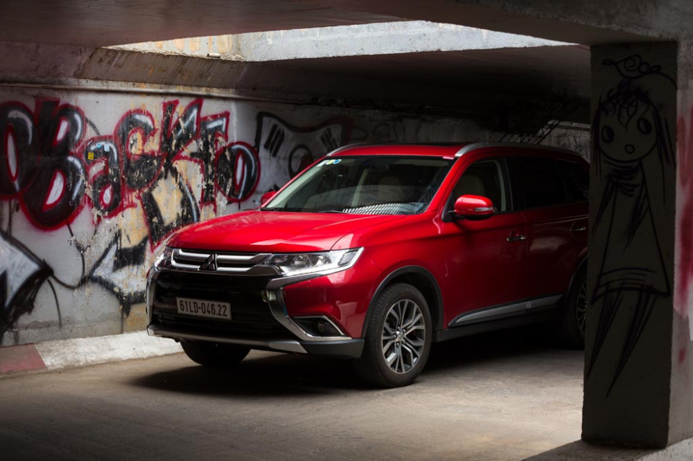 Hiện Mitsubishi Việt Nam chỉ c&oacute; 1 nh&agrave; m&aacute;y tại B&igrave;nh Dương chuy&ecirc;n để lắp r&aacute;p Outlander