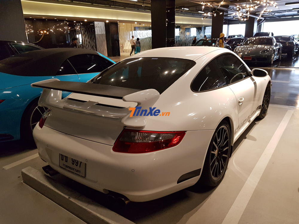 si&ecirc;u xe Porsche 911 GT3 RS đời 997 v&agrave; biển số của xe cũng thể hiện đời xe