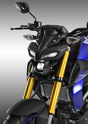Đ&egrave;n LED dạng projector v&agrave; phuộc h&agrave;nh tr&igrave;nh ngược tr&ecirc;n Yamaha MT-15
