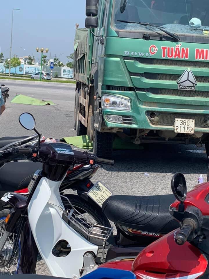 Hiện trường vụ tai nạn nghiêm trọng khiến đôi nam nữ tử vong