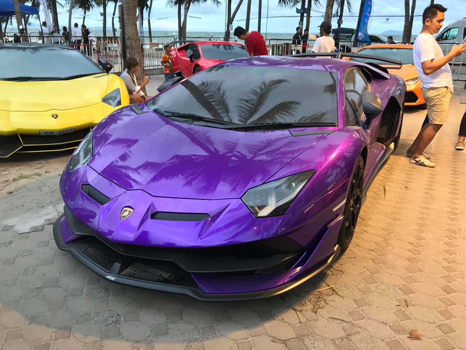 Chiếc Lamborghini Aventador SVJ tại một sự kiện si&ecirc;u xe ở Th&aacute;i Lan