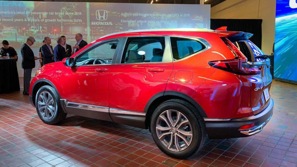 Thiết kế đu&ocirc;i xe của Honda CR-V Hybrid 2020 c&oacute; đặc điểm nhận dạng ri&ecirc;ng