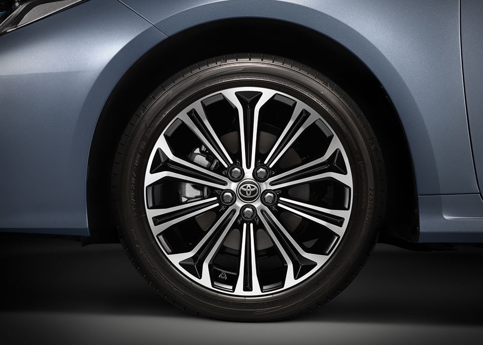 Xe c&oacute; m&acirc;m hợp kim 17 inch mới tr&ocirc;ng kh&aacute; thể thao