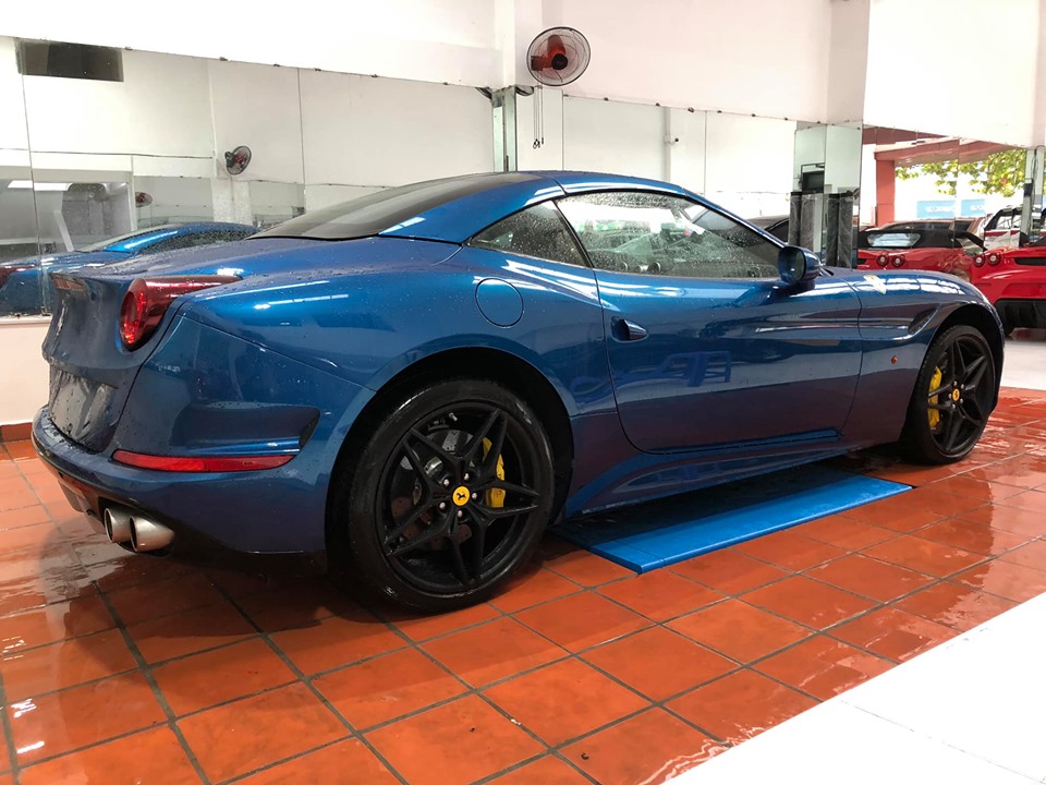 Ferrari California T đạt vận tốc tối đa 315 km/h