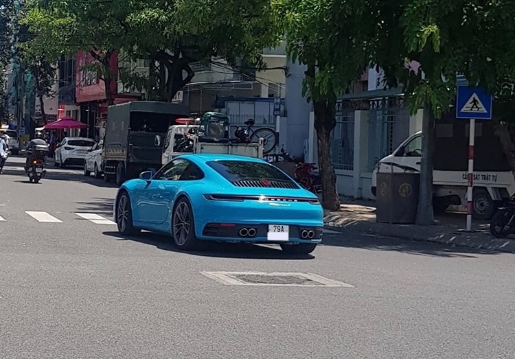 Hiện tại chiếc Porsche 911 Carrera S 2020 đã ra biển số trắng của tỉnh Khánh Hoà